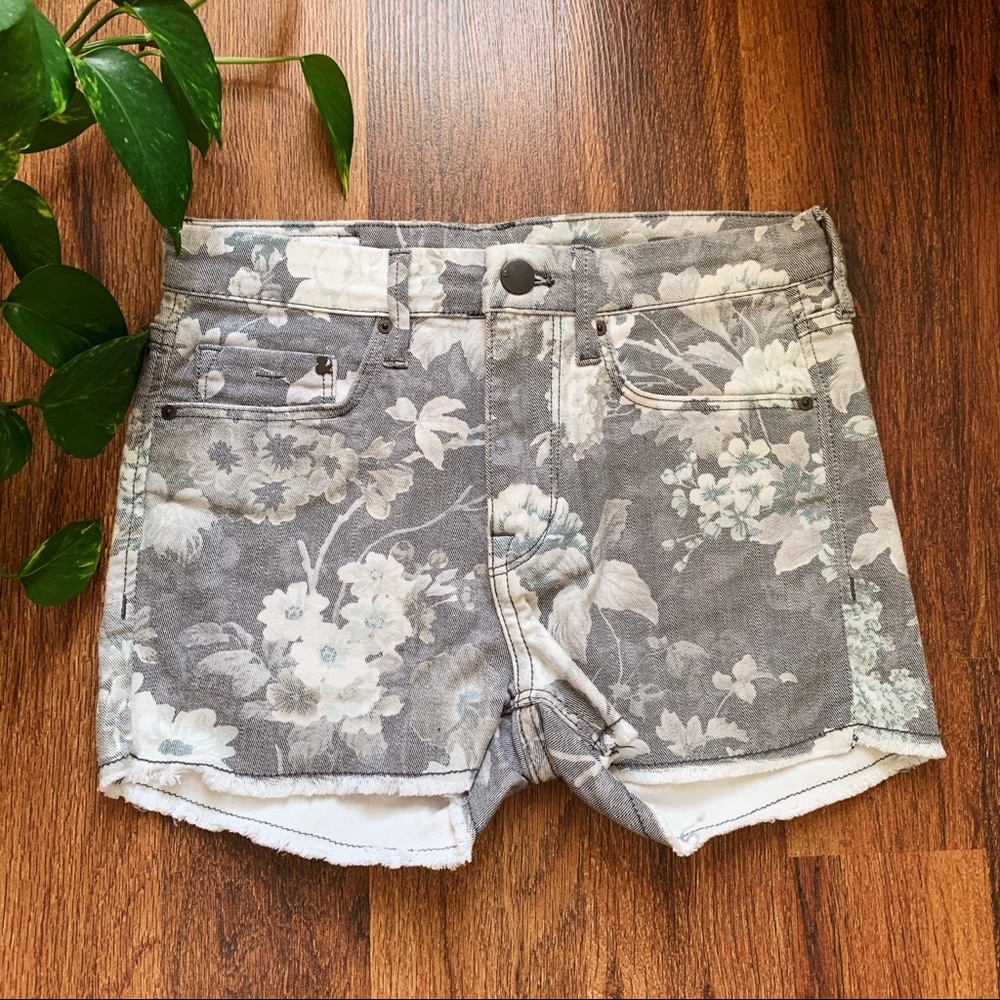 LAST CALL • H&M Cute Floral Print Jean Shorts